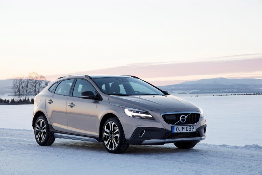  Volvo V40 T5 AWD Cross Country 2016 года  (фото 1 из 19)